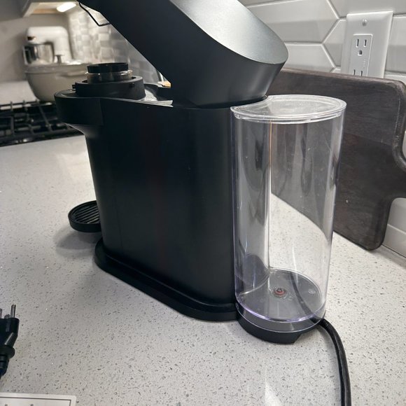 Nespresso Vertuo Next Coffee and Espresso Machine by De'Longhi, Limited Edition - Picture 6 of 8